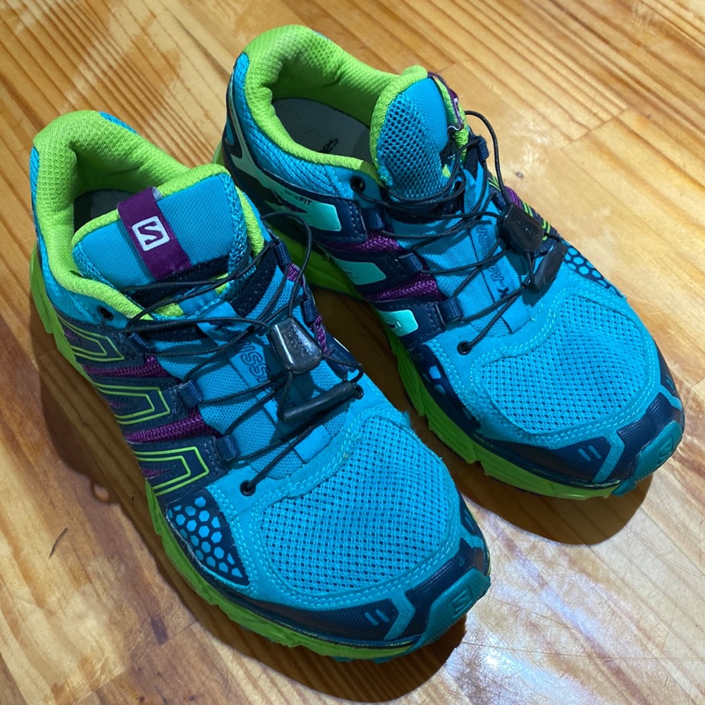 Women’s Salomon shoes Size 8